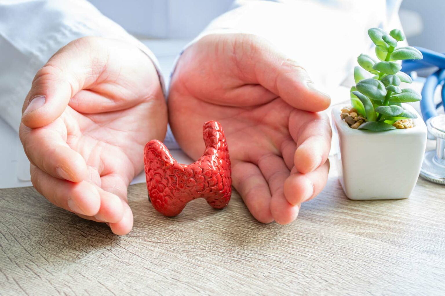 Lässt sich die Schilddrüse ohne Narbe(n) entfernen?